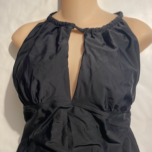 BLACK Plus Size one piece fashion swimsuit 3XL NWOT - Picture 3 of 7